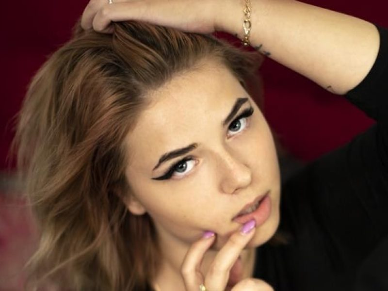 Kostenlose Live Sex Cams mit deutschen Camgirls die live chatten möchten