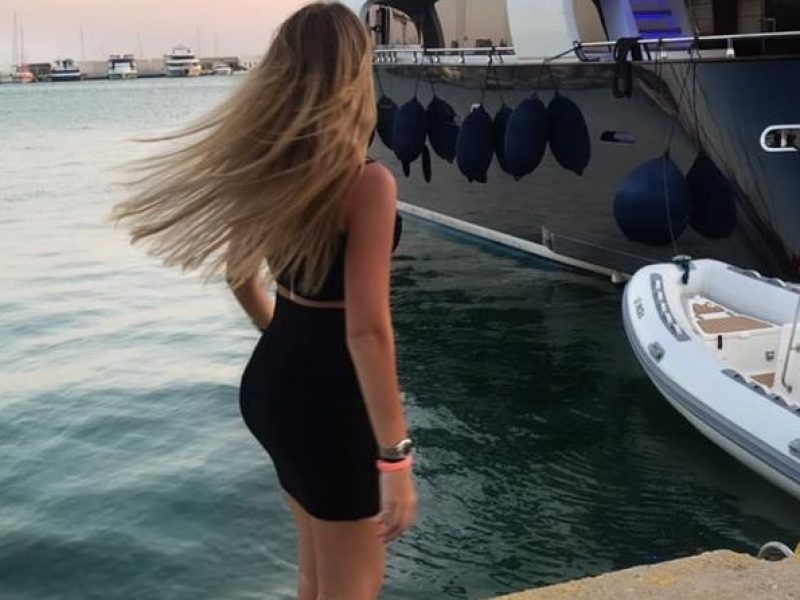 Nacktes Flittchen vor der deutschen Sex Chat Cam